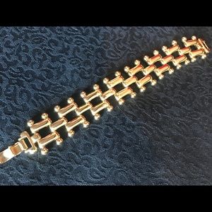 🤎 EUC 🤎 GOLD BRACELET